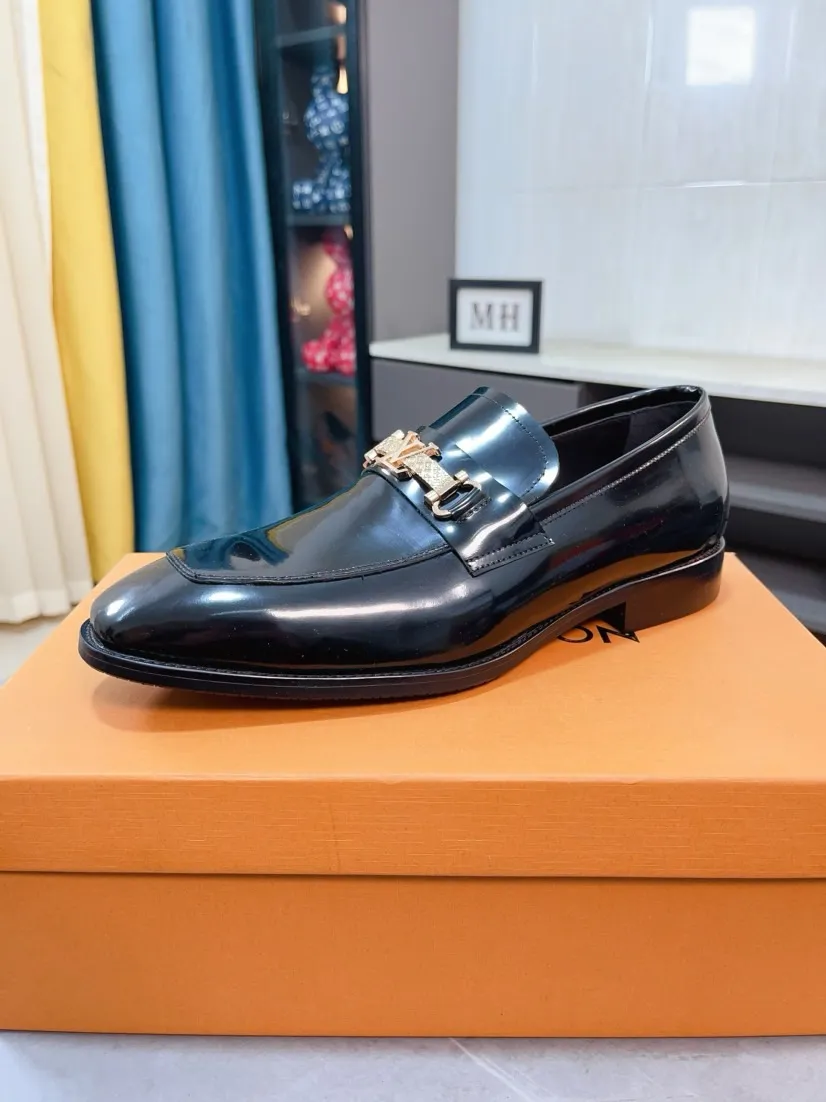 Men's men's shoes 💰500🌸🌸 [Louis Vuitton (LV)] High-end business formal leather shoes 🍀 luxurious and elegant style, both practicality and style, professional focus on details and quality, counter original 1⃣️: 1⃣️ ultra-accurate reproduction 👍🏻! Material: The upper is made of imported original calfskin➕imported Italian cowhide leather. Original anti-slip and wear-resistant outsole! Code number: 38--44 (45 customized)